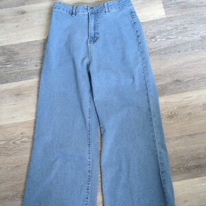 Anniewear High-Rise Wide-Leg Jeans in Light Blue Wash